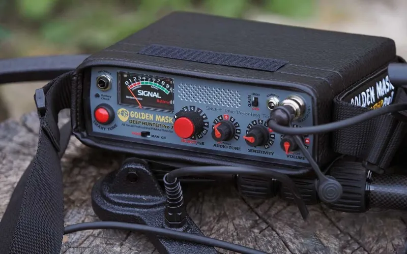 Golden Mask Deep Hunter Pro 7 Treasure Detector